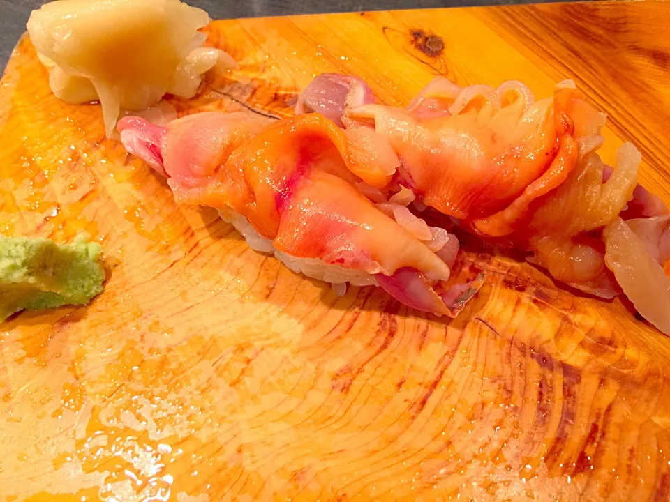 Snapdishの料理写真:Akai gai sushi :)|reviliaさん