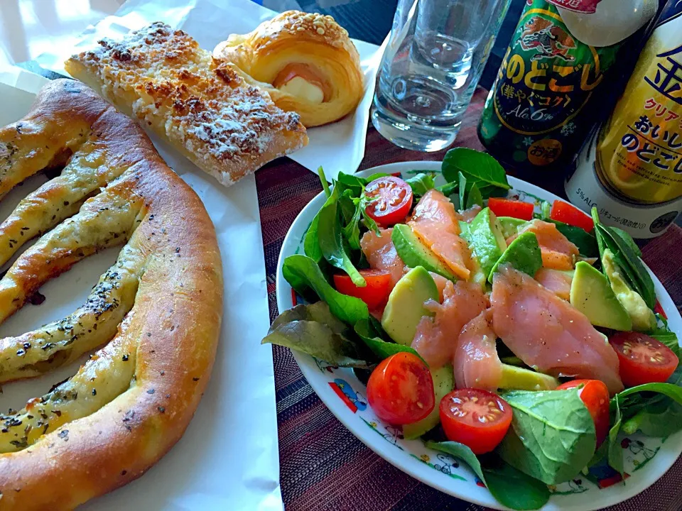 美味しいパンとマリネサラダでランチ|あぼちさん