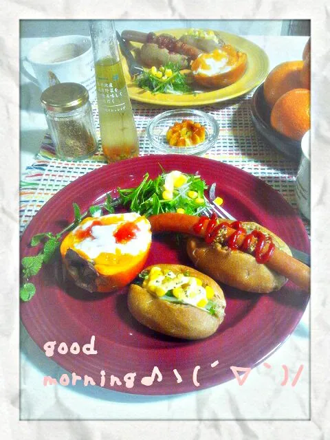 Snapdishの料理写真:mari♡（もも୧ ⃛(๑⃙⃘◡̈๑⃙⃘)୨ ⃛）さんの手作り♡自家製全粒粉入りバンズ&コッペパン（ホットドッグ用のパン）|みったんさん