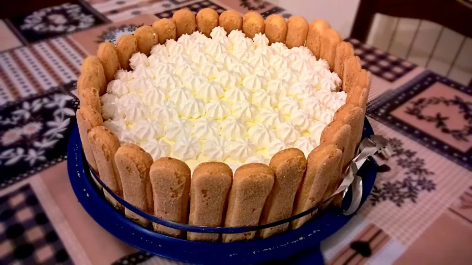 #Torte #Cake #Chocolate #Whipped cream|Agostina Calabreseさん