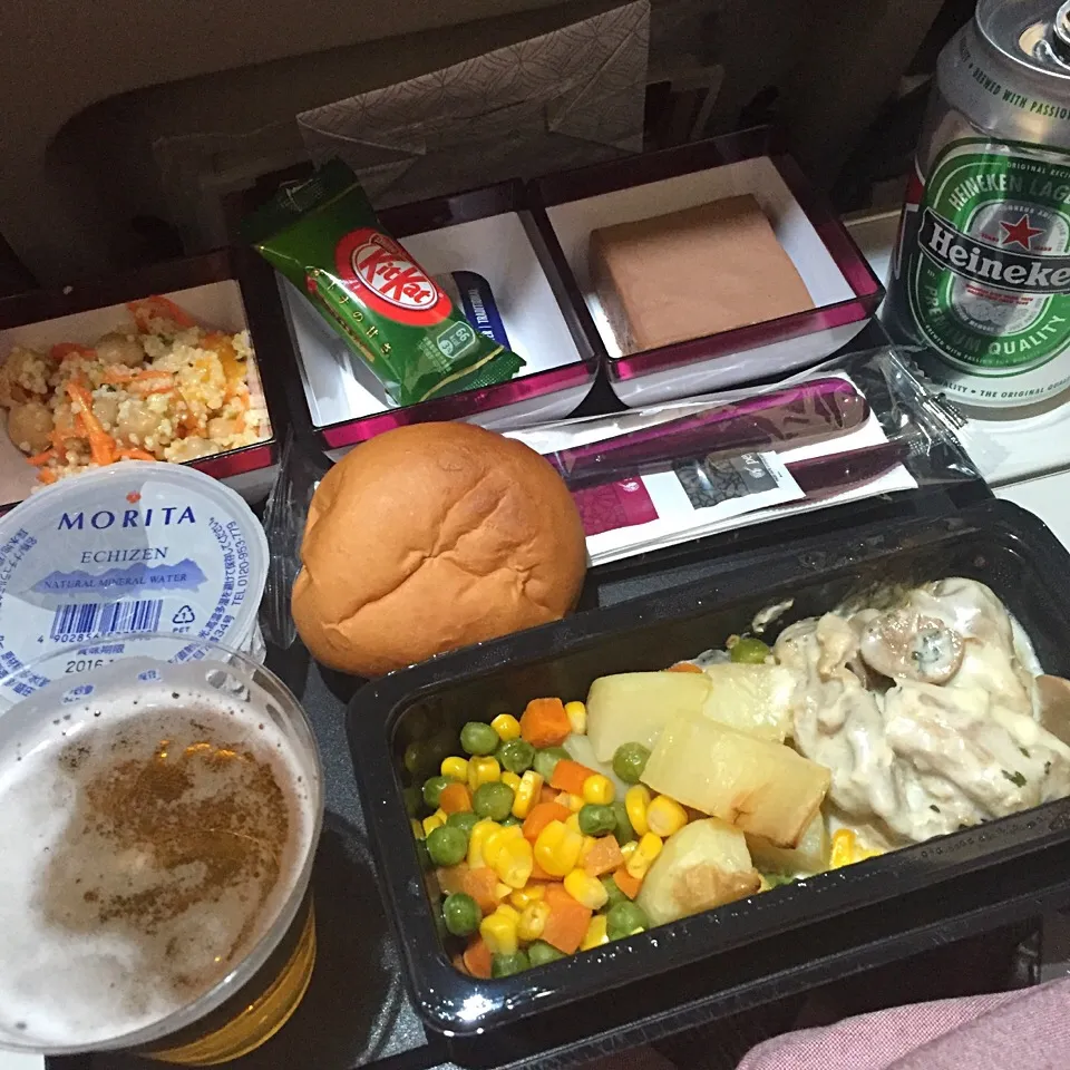 flight meal of QR803 KIX-DOH|maixx ใหม่さん