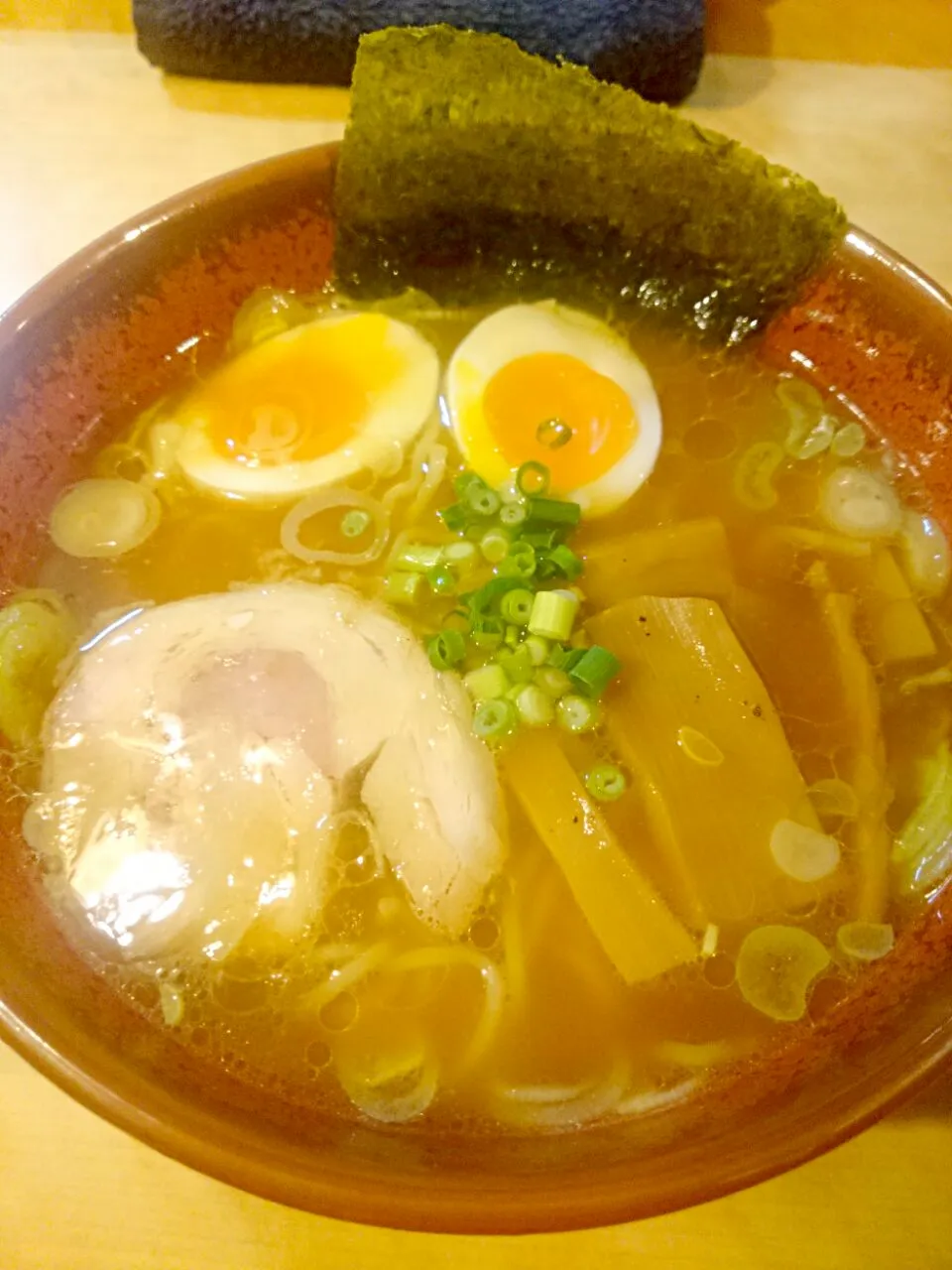 Snapdishの料理写真:今日は❣二日酔い！だったので！つけ麺じゃなく！中華そばにしてみました！あっさりり〜❣で胃にやさひぃ〜❣|noririnkoさん