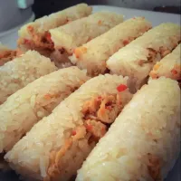 Lemper isi ayam rica-rica. Glutinuous rice steamed filling with spicy chicken. the desert from Indonesia|Lemper Sepingganさん