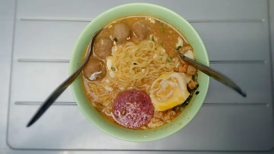 Super Spicy Soup Noodles with Meatball
#Spicy #Soup #Noodles #meatballs #roulade #egg|Chef Gorbaさん