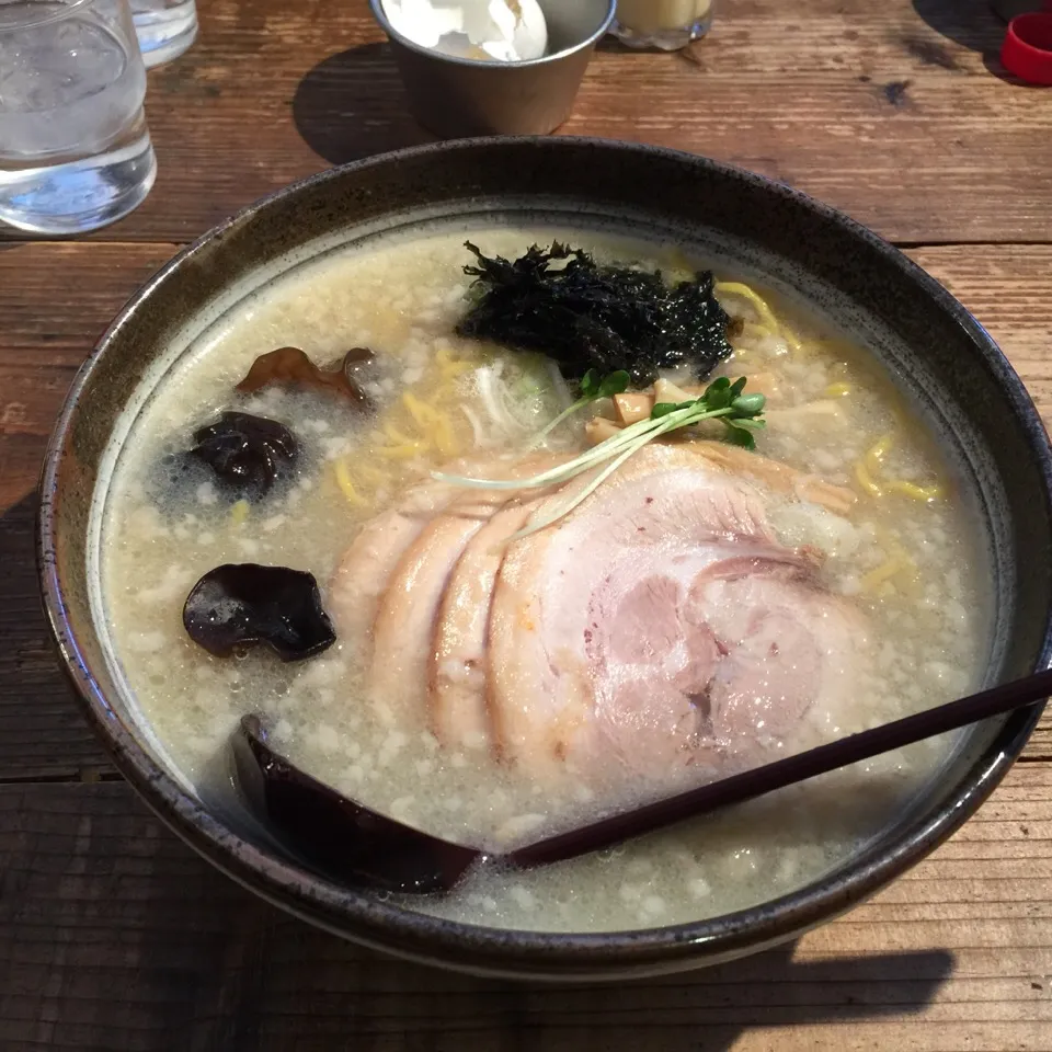 ゆで卵食べ放題の白樺山荘にて塩チャーシュー🍜|よっしーさん