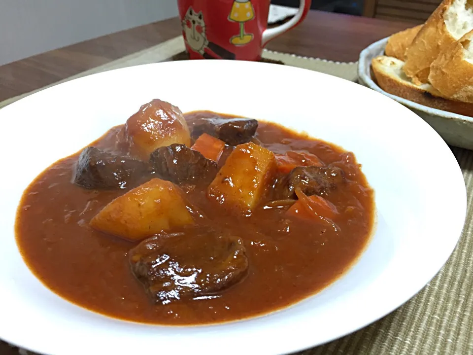 クリスマス終わっちゃったけど、ビーフシチュー😋|まいさん