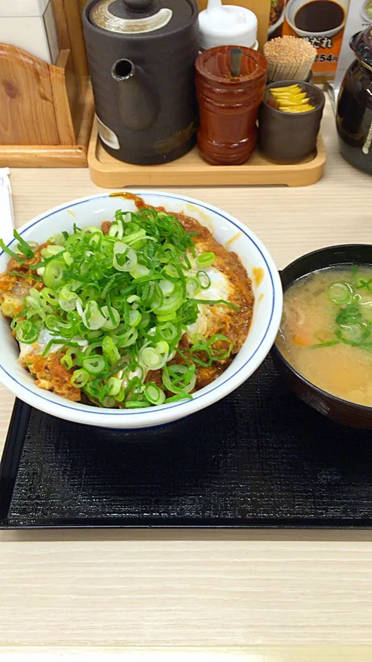 ねぎ味噌カツ丼|るみおんさん