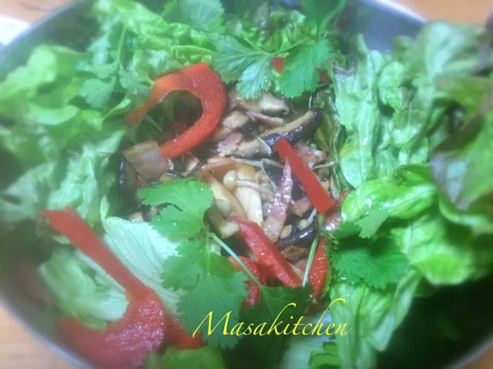 Crispy bacon&mushrooms salad|Masakiさん