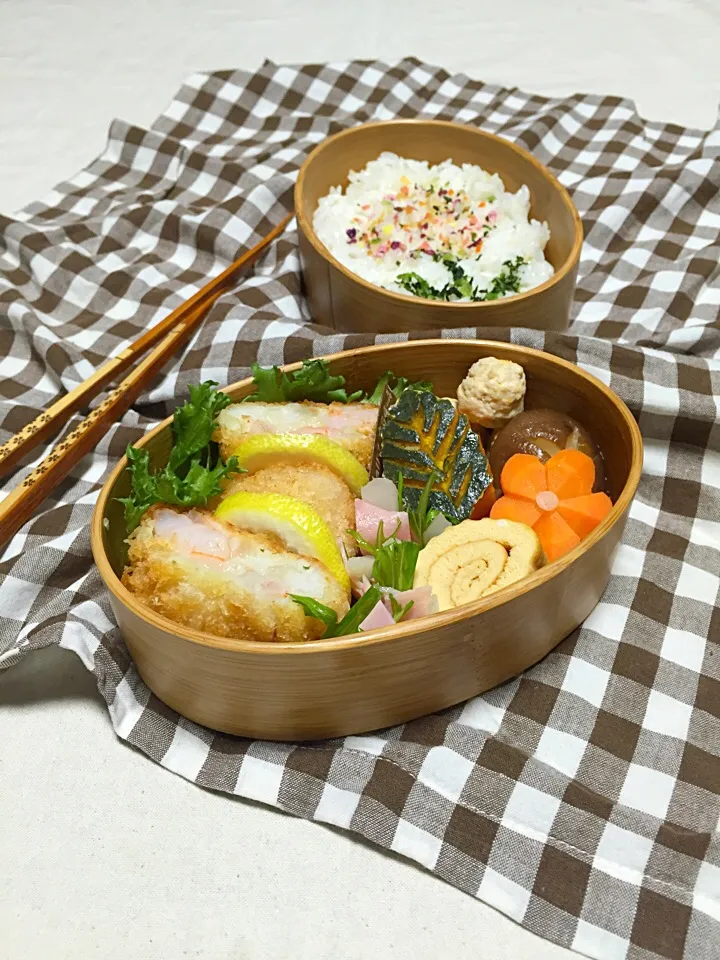 Snapdishの料理写真:エビ寄せフライ的…弁当|sasori595さん