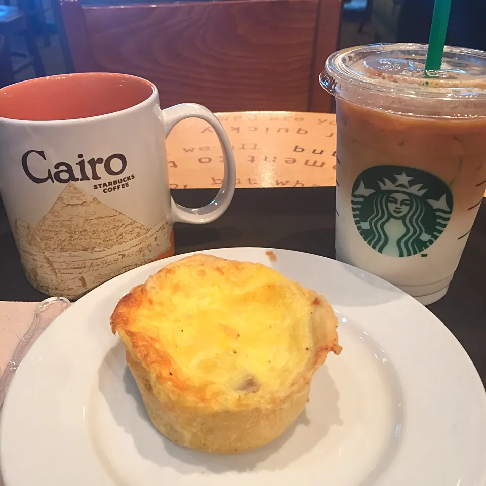 Snapdishの料理写真:iced cafe latte, chicken quiche|maixx ใหม่さん