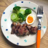 Snapdishの料理写真:牛モモ肉塩麹漬けステーキ|min.n193さん