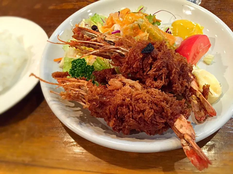 おっきい海老フライ定食|ももみさん