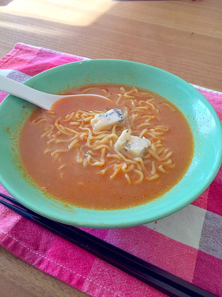 辛味噌素ラーメン・ゴルゴンゾーラ|スカポンタスさん