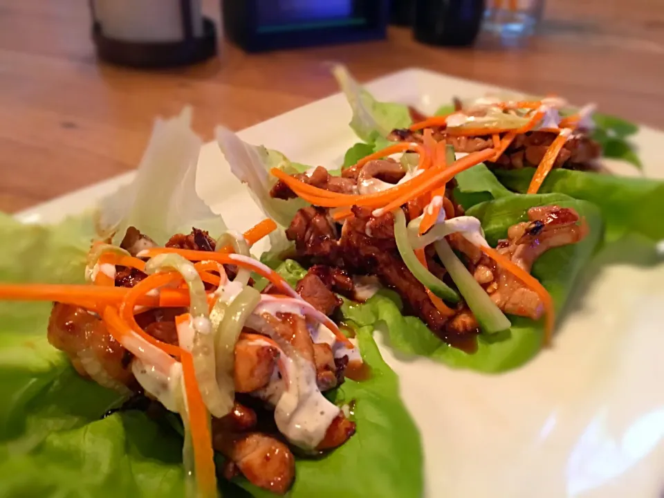 Sambal Chicken Lettuce Wraps with Pickled Veg topped with a Garlic & Pepper Yogurt|Greg Keatingさん