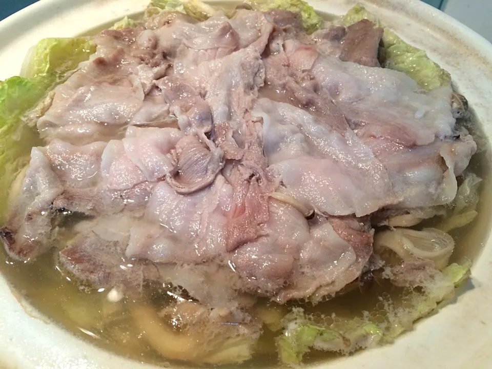 Kurobuta pork nabe with Napa cabbage, bunmeji and enoki mushrooms.|Ong Sor Fernさん