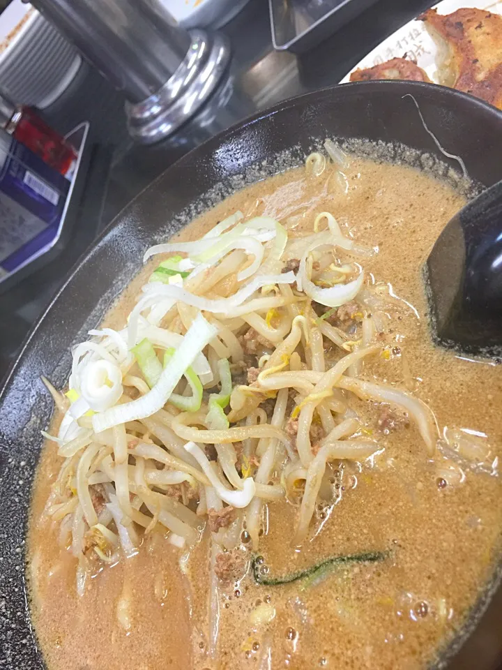 Snapdishの料理写真:味噌ラーメン|Mattさん