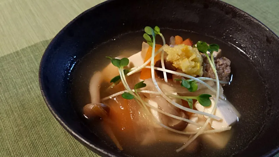 肉団子と豆腐の酸辣湯😋 柚子オイルの柚子のせ|おちゃわんさん