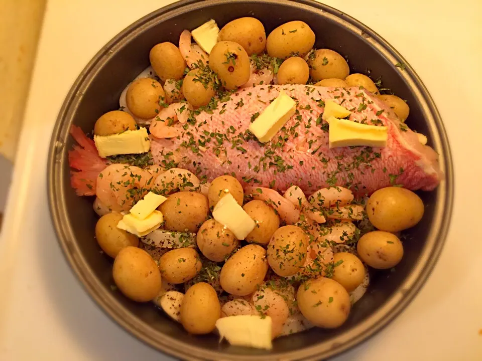 fish, calamar, shrimps n small potatoes|Maëlleさん