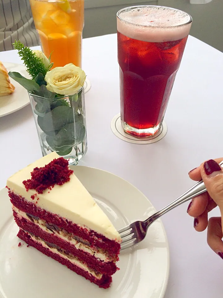 Snapdishの料理写真:Red Velvet Milecrepes|Rika Huangさん