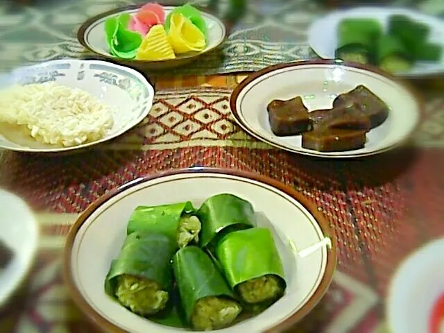 traditional food in indonesia..😋😋😋|진 혜 빈さん