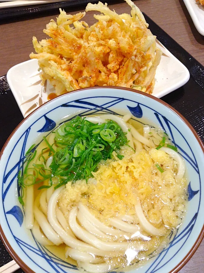 かけうどん+野菜かき揚げ@丸亀製麺|Kazuya Miyukiさん