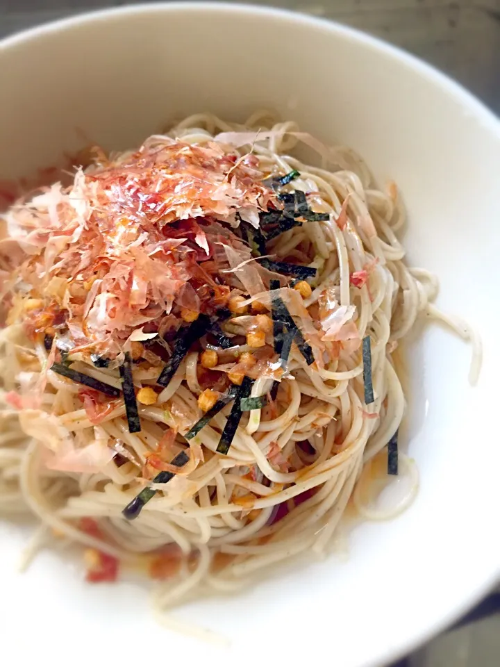 お昼はサラッと、あられ蕎麦(^ ^)|ギムレットさん