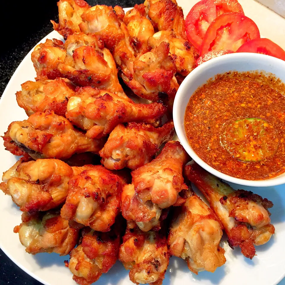 ปีกบนทอด 🍗🍖🍗🍖🍗😋
น้ำจิ้มแจ่ว🌶🌶🌶🌶😋|Khun_FirsTさん