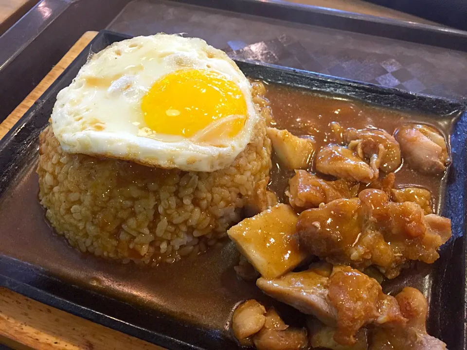 Curry Chicken Rice with egg|Vincent Hoさん