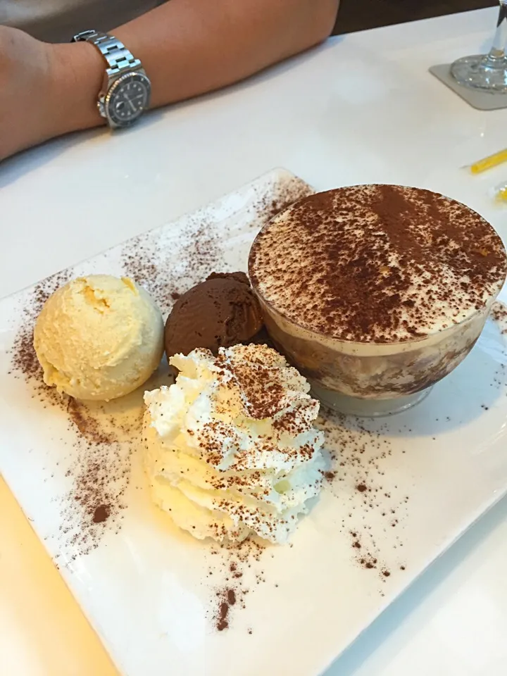 Tiramisu ice cream durian and chocolate flavor|Wasiapha Maigate Na Krungtepさん