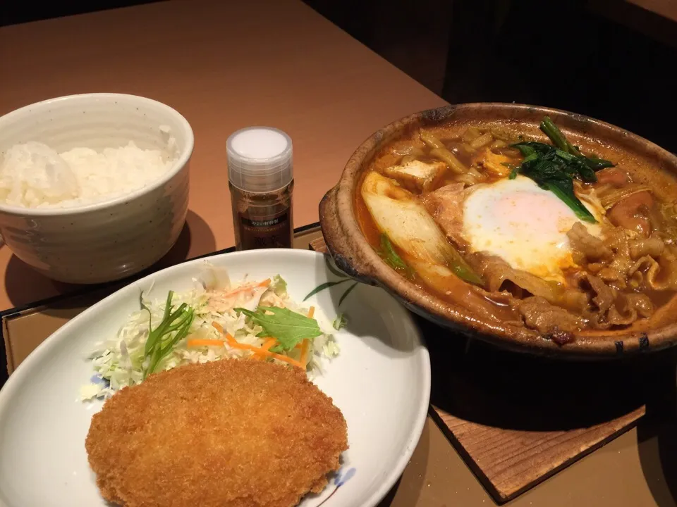 Snapdishの料理写真:やよい軒 両国店 カレー鍋定食|ddr3rdmixさん