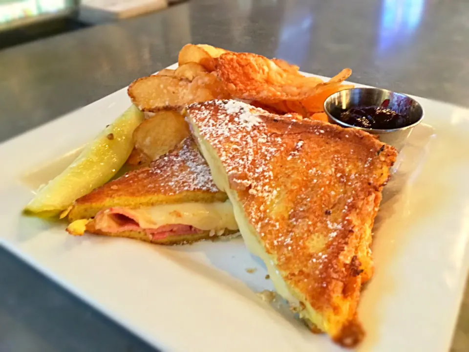 Monte Cristo Sandwich with House Made Blackberry Jam|Greg Keatingさん