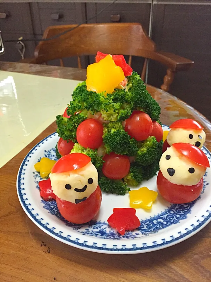 Snapdishの料理写真:2015クリスマス会第四弾♪おうちで♪ポテサラツリー♪|なちこさん