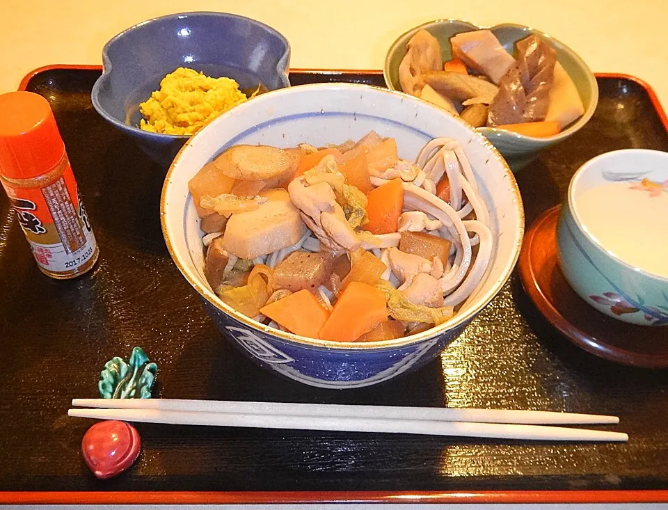 Snapdishの料理写真:年越そば 酢の物 煮物 New Years Eve dinner, a tradition in our home.|Craig Colemanさん