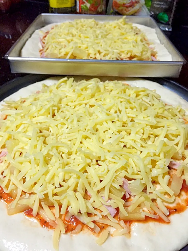 Hawaiian Pizza - New Year Eve Family Dinning 🍽🍷 "Happy New Year to all my Friends here..!" More New Dishes in 2016 snap...!📸|Tari's Kitchenさん