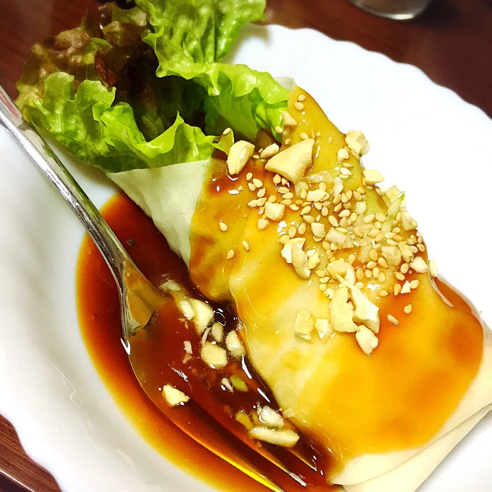 Snapdishの料理写真:Lumpiang Sariwa (philippine food)|Laarni Nabongさん