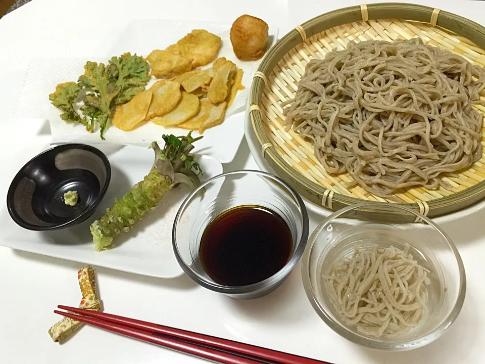 2015年 大晦日は自然農場 風天さんの里芋と春菊の蕎麦粉天ぷらと鶏天に、貴重な山間部の山葵に年越し蕎麦＋湧き水蕎麦|Hiroo  Higuchiさん