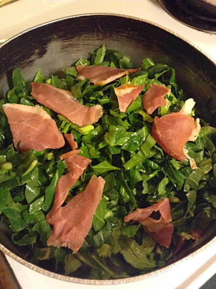 Snapdishの料理写真:Collard greens#HappyNewYearsEve|LavettesoNaturallyme Mooreさん