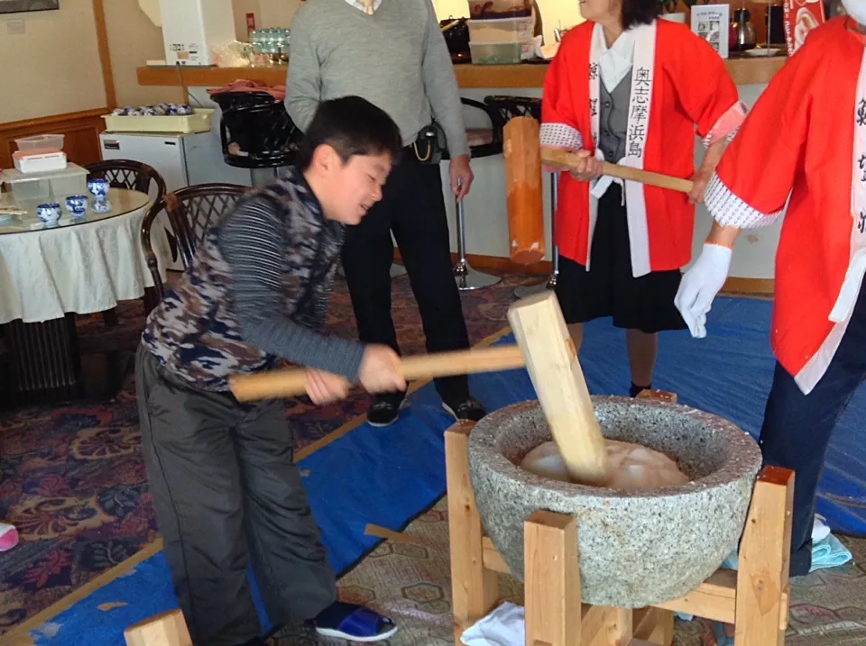 餅つき…今年は3回つきました(^-^)/|岩﨑 正勝さん