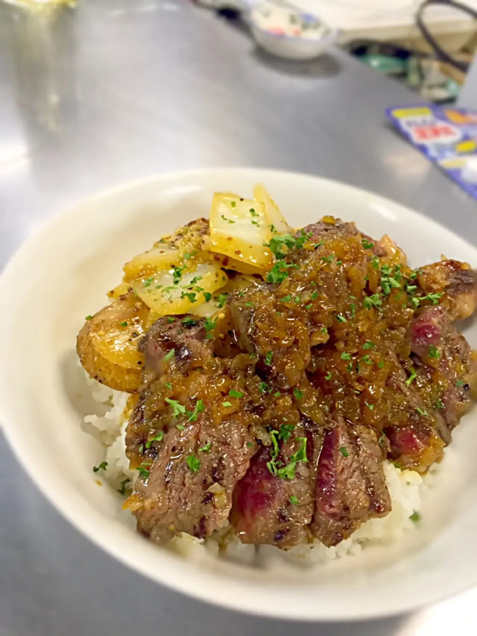 ステーキ丼~ジャガイモと白菜のビネガー煮込み添え~|チロルさん