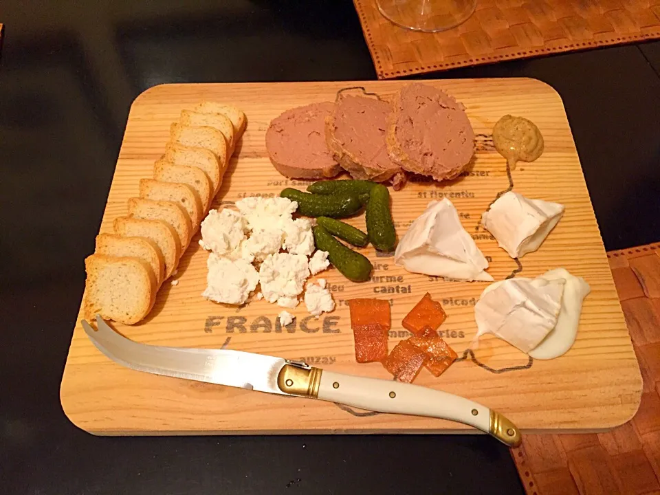 French cheeses and foie gras, cornichons and pate de poire... A New Year's treat a la francaise!|Elaine Cuylerさん