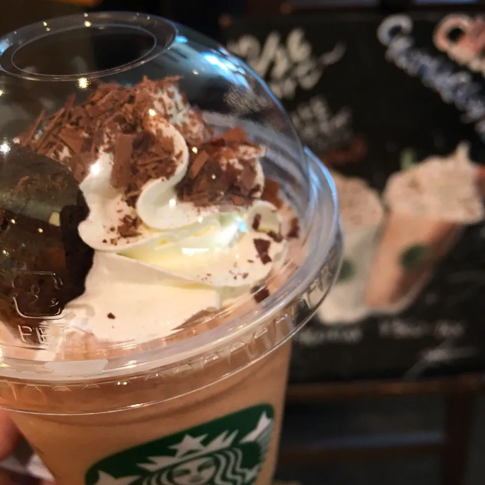 Chocolatey Crumble Cocoa Frappuccino|hirotomoさん