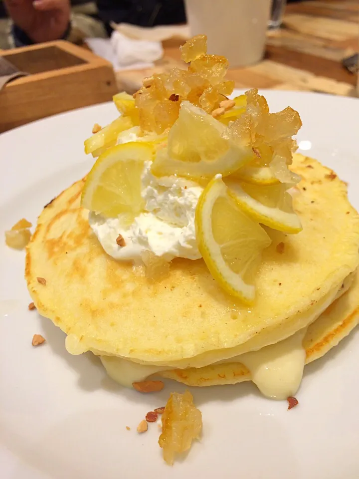 Snapdishの料理写真:j's pancakeのレモンとリコッタチーズのパンケーキ|三芳庵さん