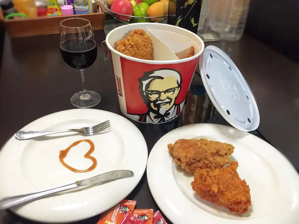 เย็นนี้หม่ำไก่ทอด KFC😋|Khun_FirsTさん