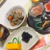 Snapdishの料理写真:簡単おせちとお雑煮|ま〜ちゃんさん