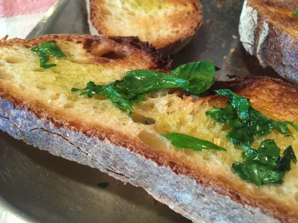 Snapdishの料理写真:Bruschette classiche con olio, aglio e prezzemolo

#cucina #ricette #stuzzichini|matteo pisanoさん