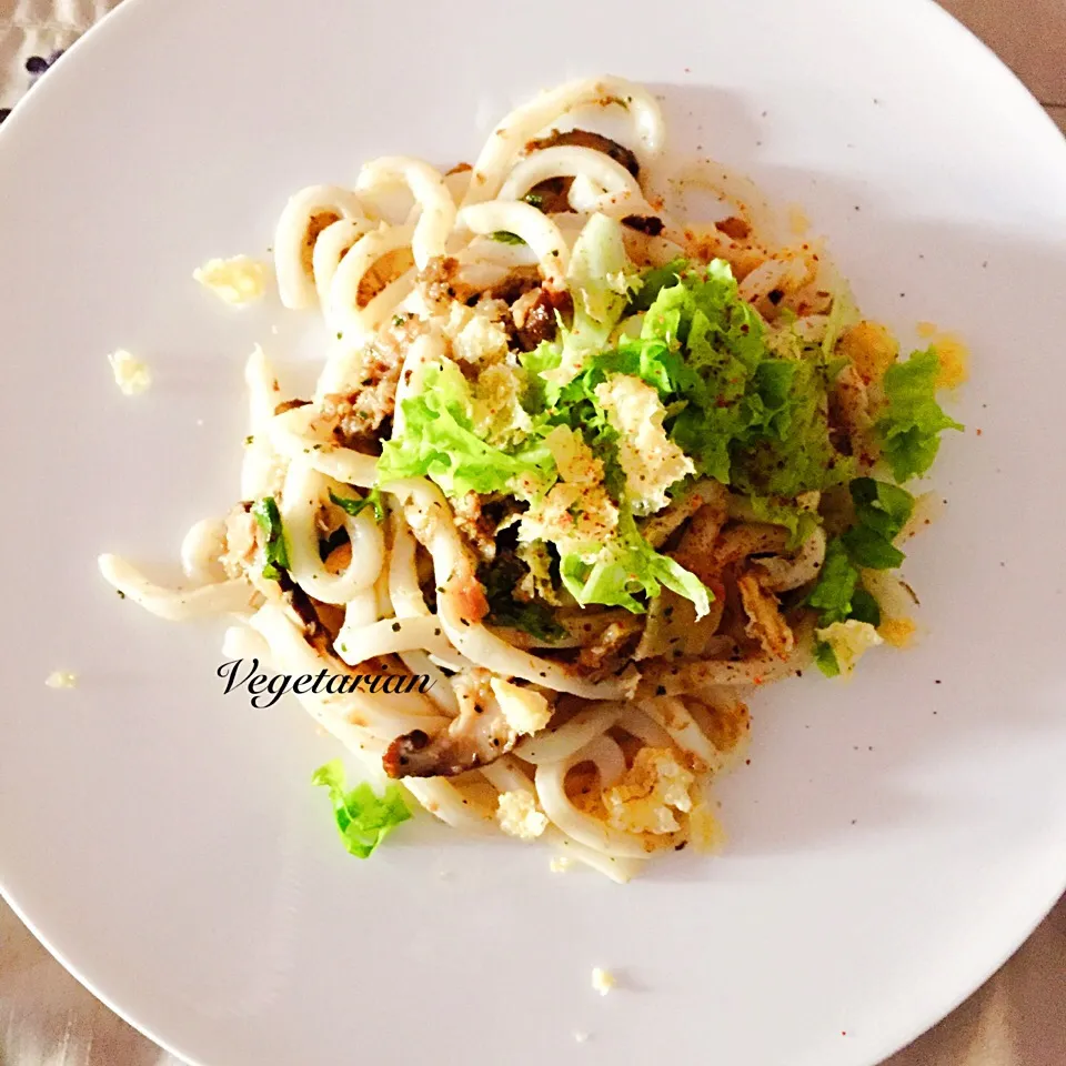 Stir fry Udon with Crispy Beancurd and Shiitake Mushroom|Indulgeさん