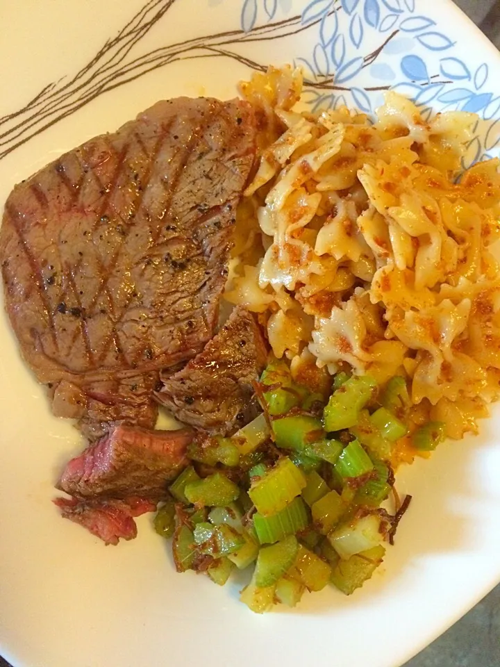 Wagyu ribeye, hae bee hiam pasta and celery fried in xo sauce|Ong Sor Fernさん