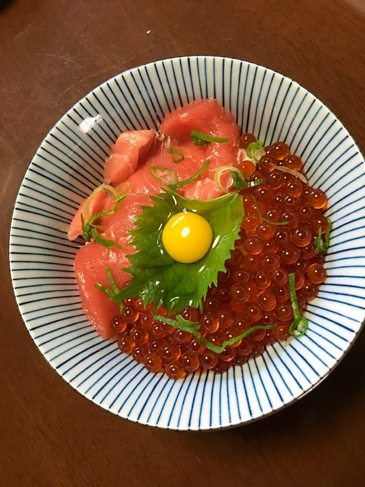 Snapdishの料理写真:手作りいくら醤油漬け丼|maiさん