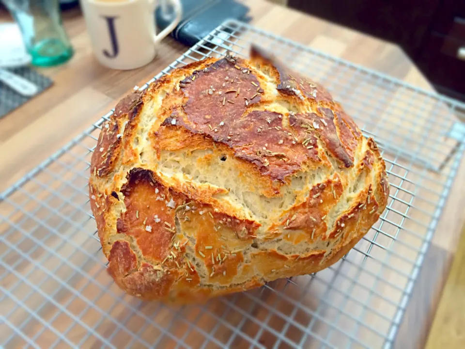 Rosemary Le Creuset Bread|nicola bさん