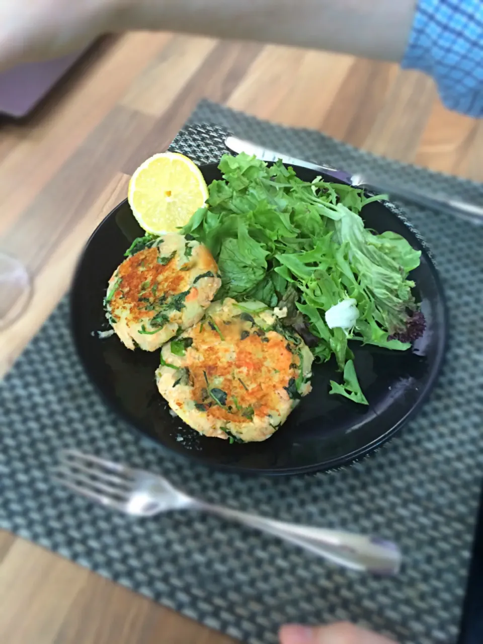 Snapdishの料理写真:Super healthy salmon burgers|nicola bさん